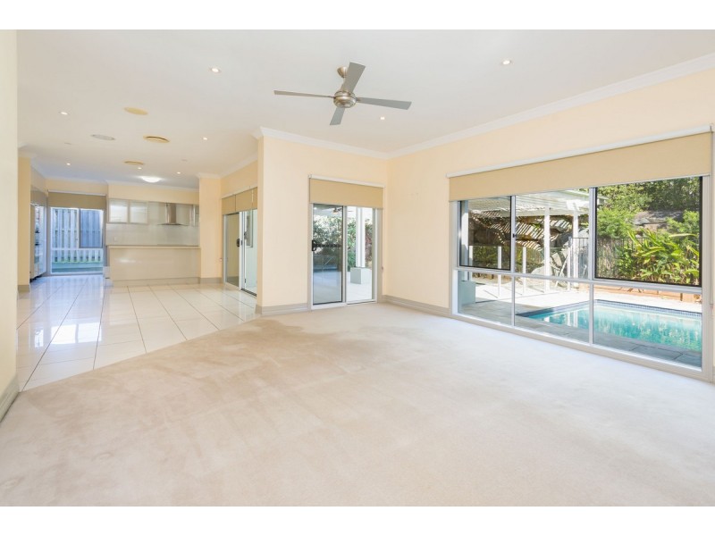 7 Mellum Circuit, Pacific Pines QLD 4211