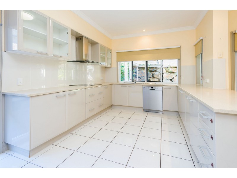 7 Mellum Circuit, Pacific Pines QLD 4211
