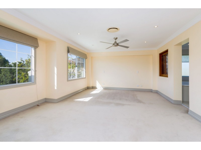 7 Mellum Circuit, Pacific Pines QLD 4211