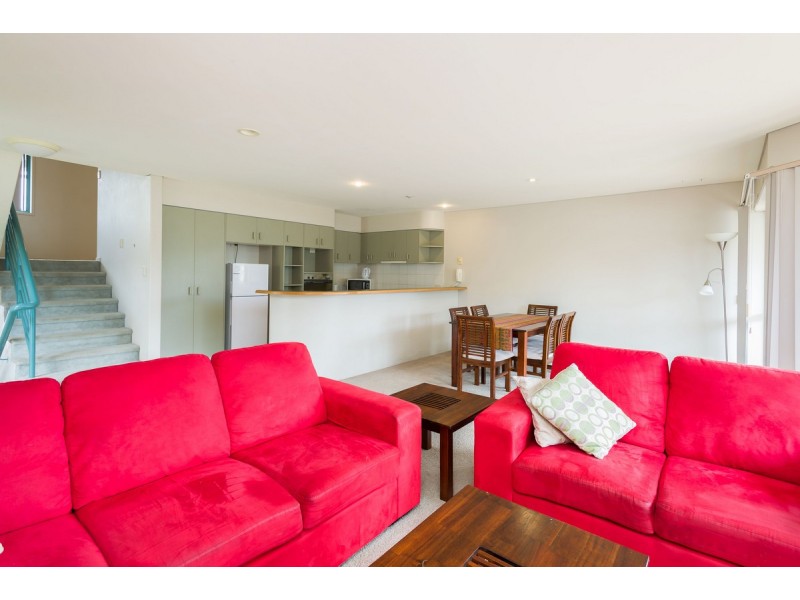 6a The Esplanade, Paradise Point QLD 4216