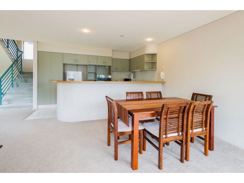 6a The Esplanade, Paradise Point QLD 4216
