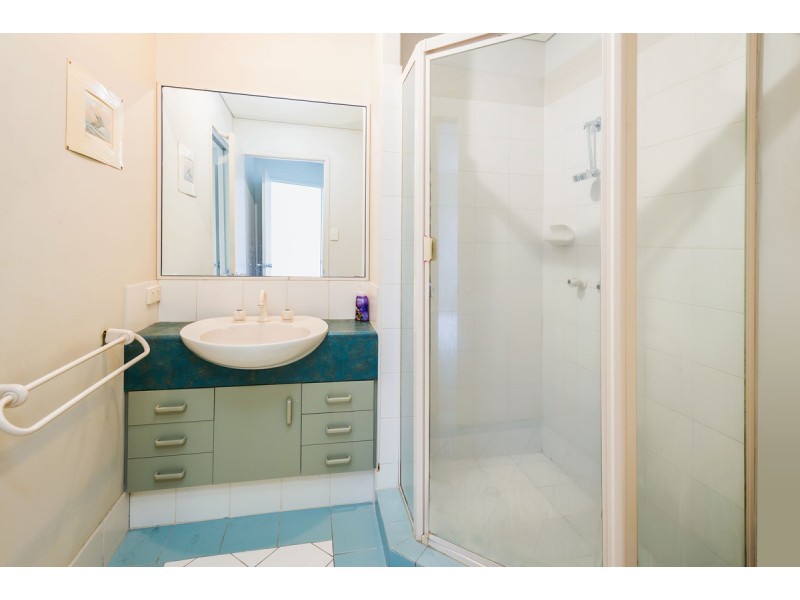 6a The Esplanade, Paradise Point QLD 4216