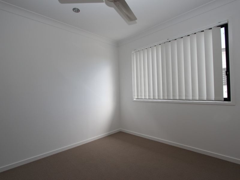3/6 Fourth Avenue, Labrador QLD 4215