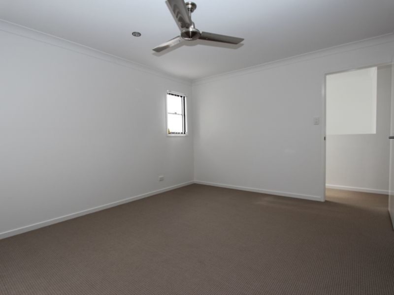 3/6 Fourth Avenue, Labrador QLD 4215