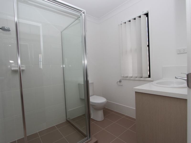 3/6 Fourth Avenue, Labrador QLD 4215