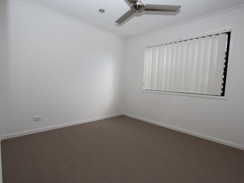 3/6 Fourth Avenue, Labrador QLD 4215