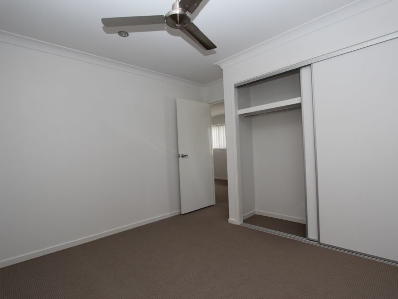 3/6 Fourth Avenue, Labrador QLD 4215