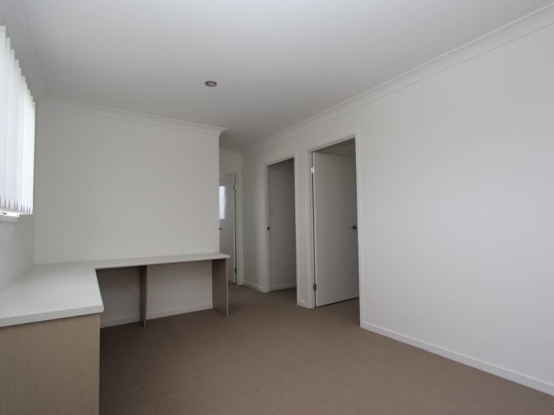 3/6 Fourth Avenue, Labrador QLD 4215
