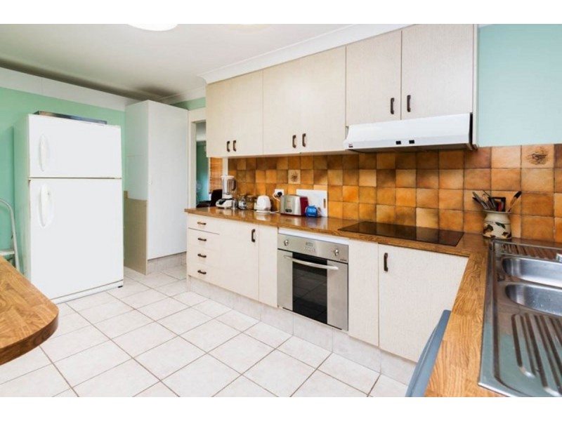 39 Ashbourne Terrace, Biggera Waters QLD 4216