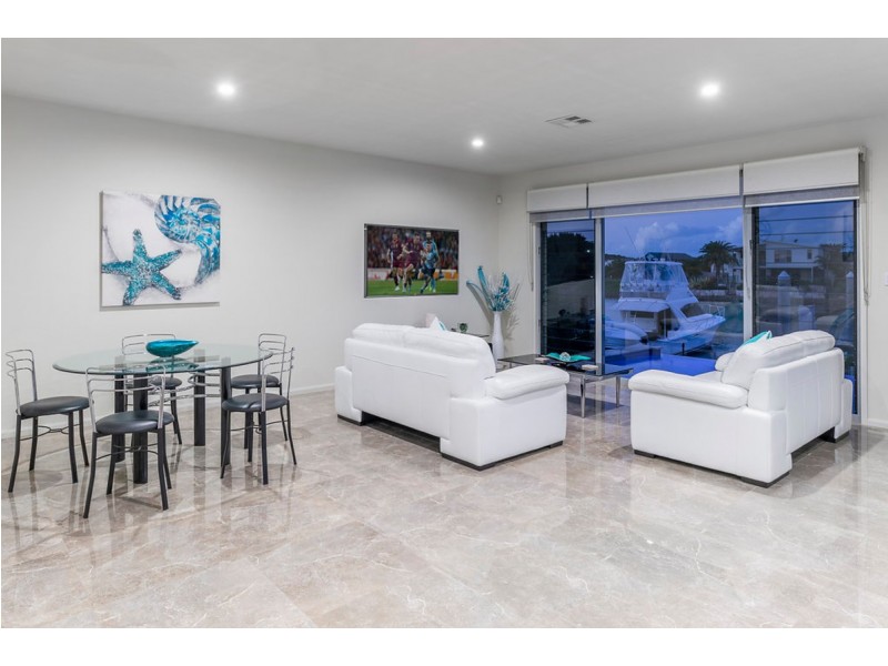 69 Cova Boulevard, Hope Island QLD 4212