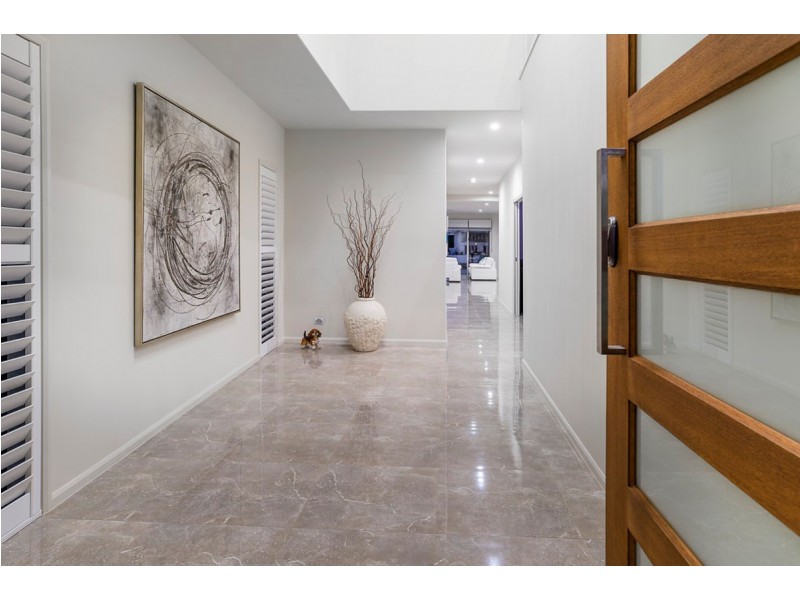 69 Cova Boulevard, Hope Island QLD 4212