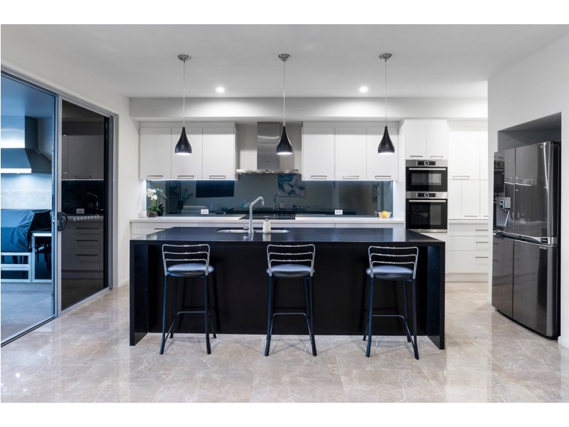 69 Cova Boulevard, Hope Island QLD 4212