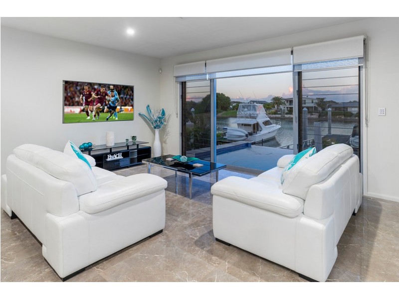 69 Cova Boulevard, Hope Island QLD 4212