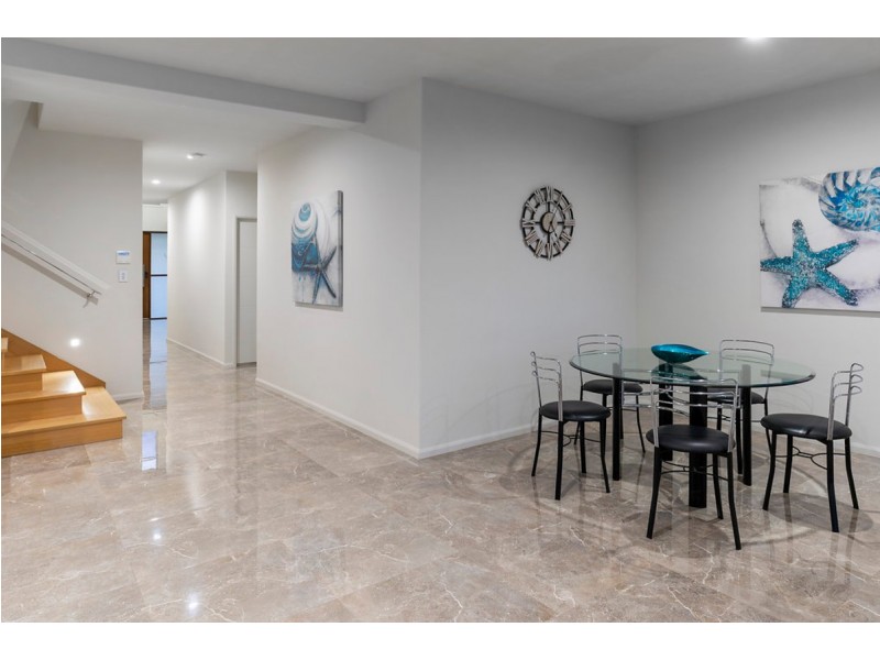 69 Cova Boulevard, Hope Island QLD 4212