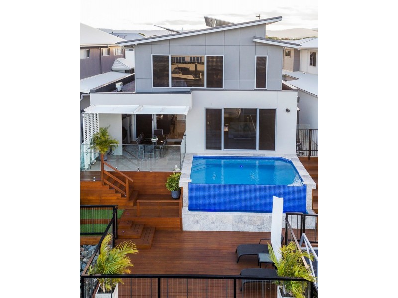 69 Cova Boulevard, Hope Island QLD 4212