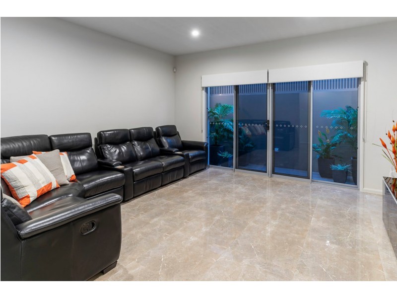 69 Cova Boulevard, Hope Island QLD 4212