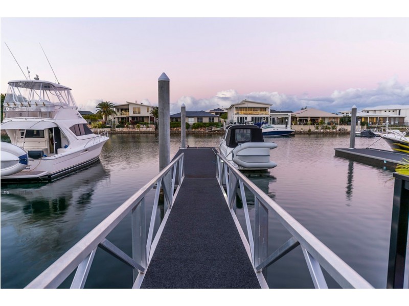 69 Cova Boulevard, Hope Island QLD 4212
