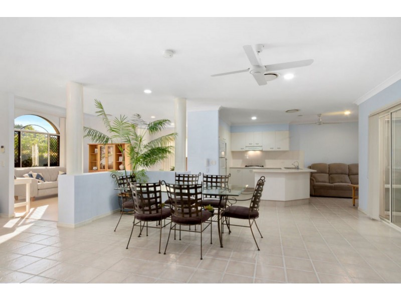 7 Taupo Court, Coombabah QLD 4216