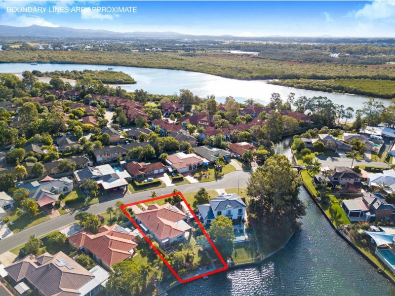 7 Taupo Court, Coombabah QLD 4216