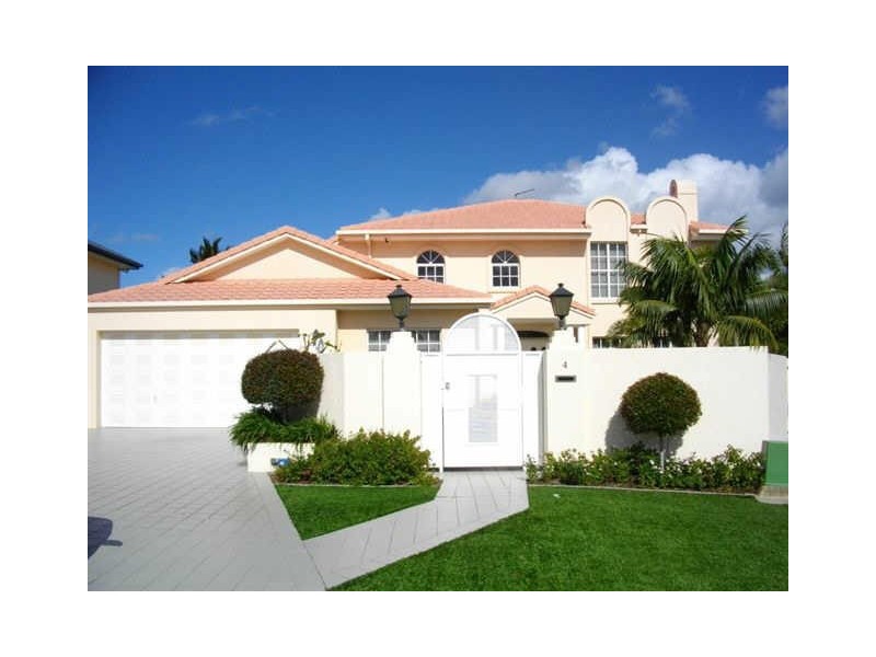 4 Royal Mews, Sovereign Islands QLD 4216