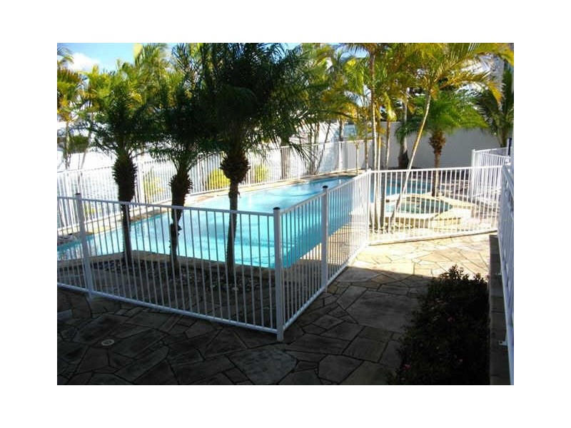 4 Royal Mews, Sovereign Islands QLD 4216