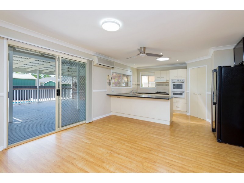 26 Crescent Avenue, Hope Island QLD 4212