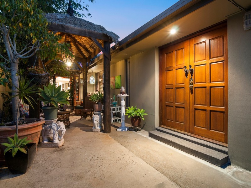 1 & 2/6 Victor Avenue, Paradise Point QLD 4216