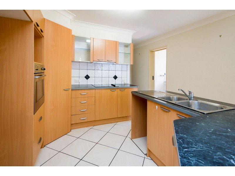 1/10 Donald Avenue, Paradise Point QLD 4216