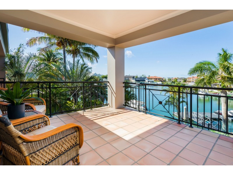 1 Excalibur Crescent, Paradise Point QLD 4216