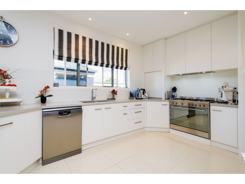 1 Excalibur Crescent, Paradise Point QLD 4216