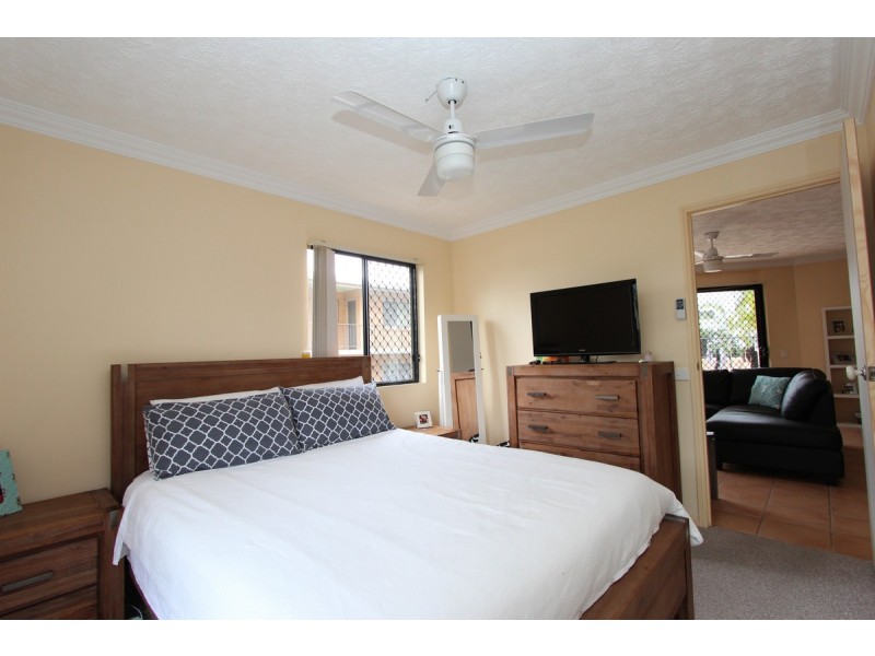 2/47 Bayview Street, Runaway Bay QLD 4216