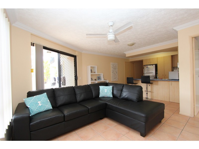 2/47 Bayview Street, Runaway Bay QLD 4216