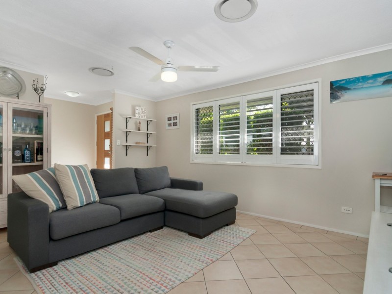 15 Burrinjuck Drive, Coombabah QLD 4216
