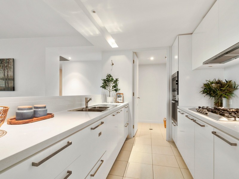 4302/323 Bayview St., Hollywell QLD 4216