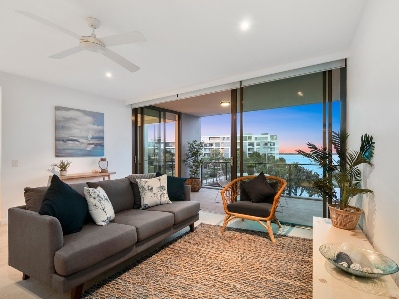 4302/323 Bayview St., Hollywell QLD 4216