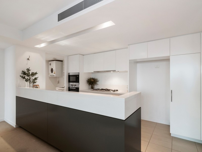 4302/323 Bayview St., Hollywell QLD 4216