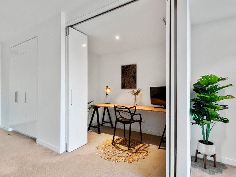 4302/323 Bayview St., Hollywell QLD 4216