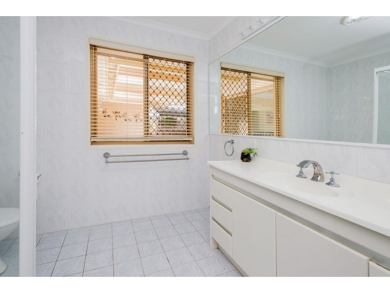 5 Cattleya Court, Hollywell QLD 4216