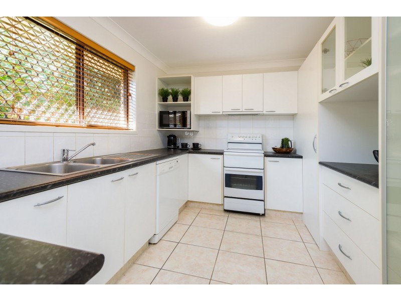 2/23 Victor Avenue, Paradise Point QLD 4216