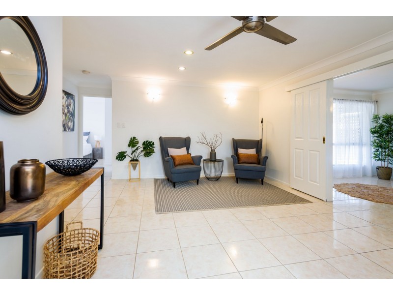 2/23 Victor Avenue, Paradise Point QLD 4216