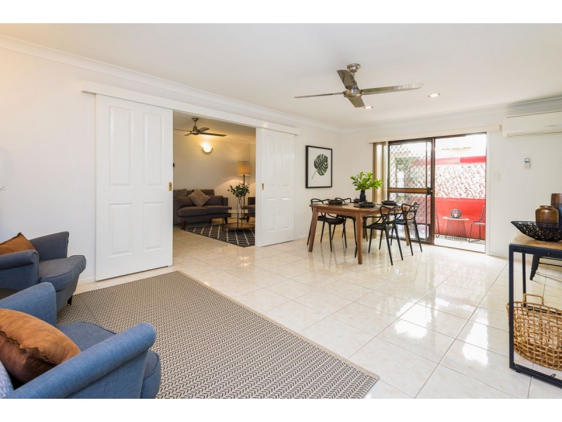 2/23 Victor Avenue, Paradise Point QLD 4216
