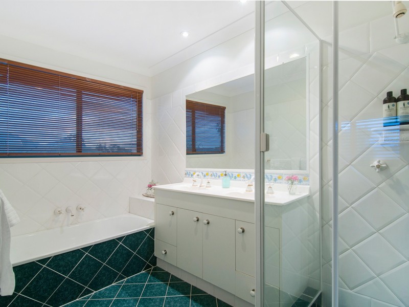 9 Tallara Street, Coombabah QLD 4216