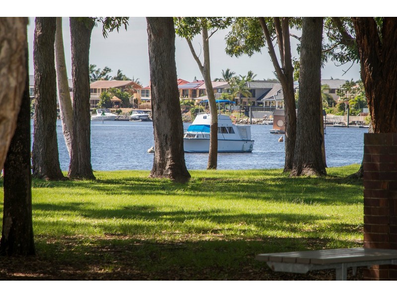 9 Tallara Street, Coombabah QLD 4216