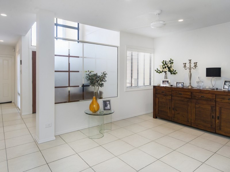 27 Shinnecock Close, Hope Island QLD 4212