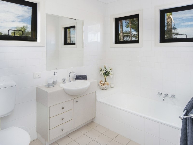 27 Shinnecock Close, Hope Island QLD 4212