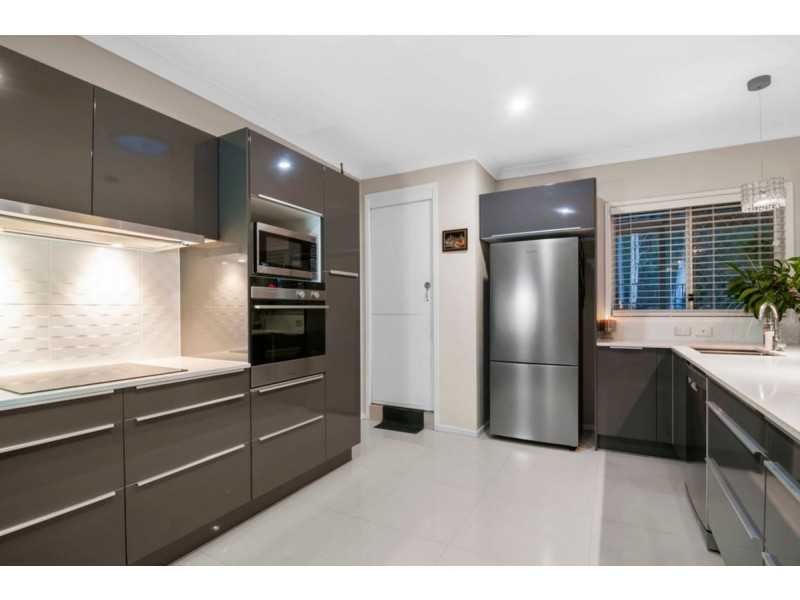 21 Siena Place, Coombabah QLD 4216