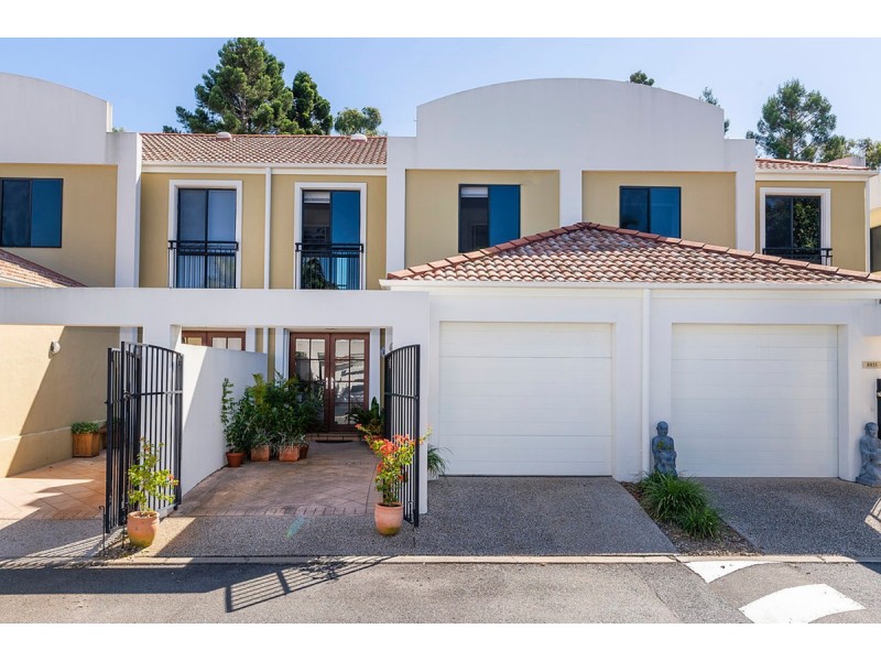 8856 Magnolia Drive East, Hope Island QLD 4212