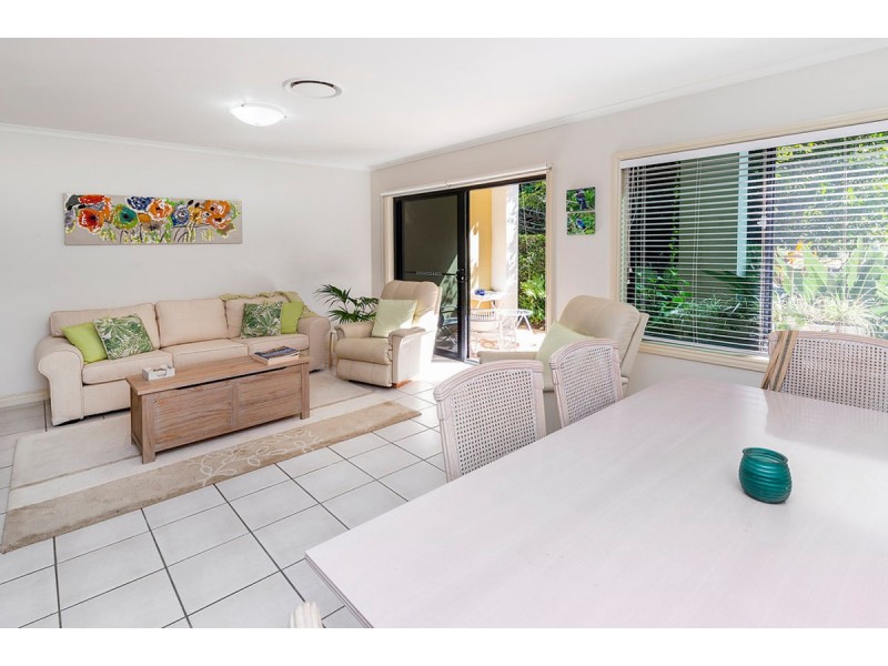 8856 Magnolia Drive East, Hope Island QLD 4212