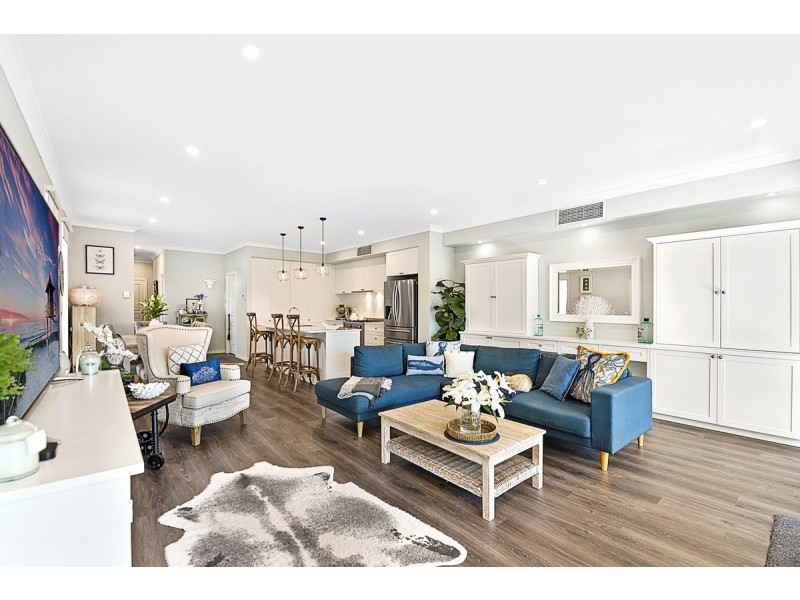 2/31 Milton Avenue, Paradise Point QLD 4216