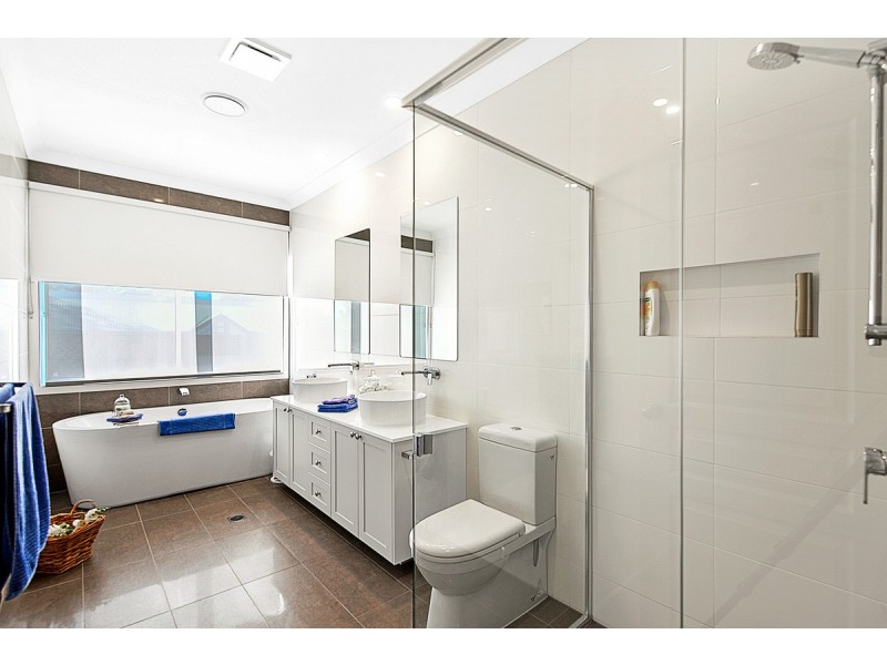 2/31 Milton Avenue, Paradise Point QLD 4216